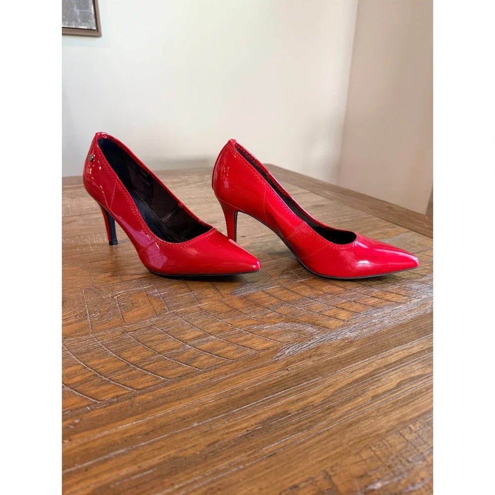Simply Vera Vera Wang Red Patent Pointed Toe Pumps Stiletto Heels Womens 6 Party